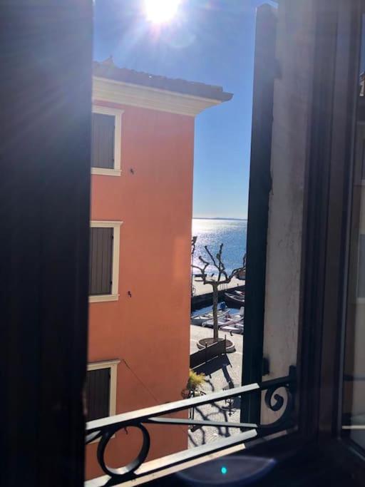 Milu'- Incantevole In Centro A Garda Apartamento *